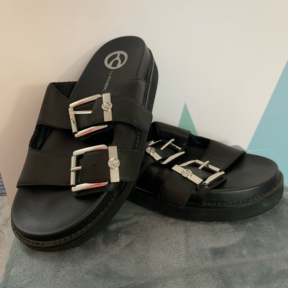 Wishbone Collection Black Double Buckle platform Sandals